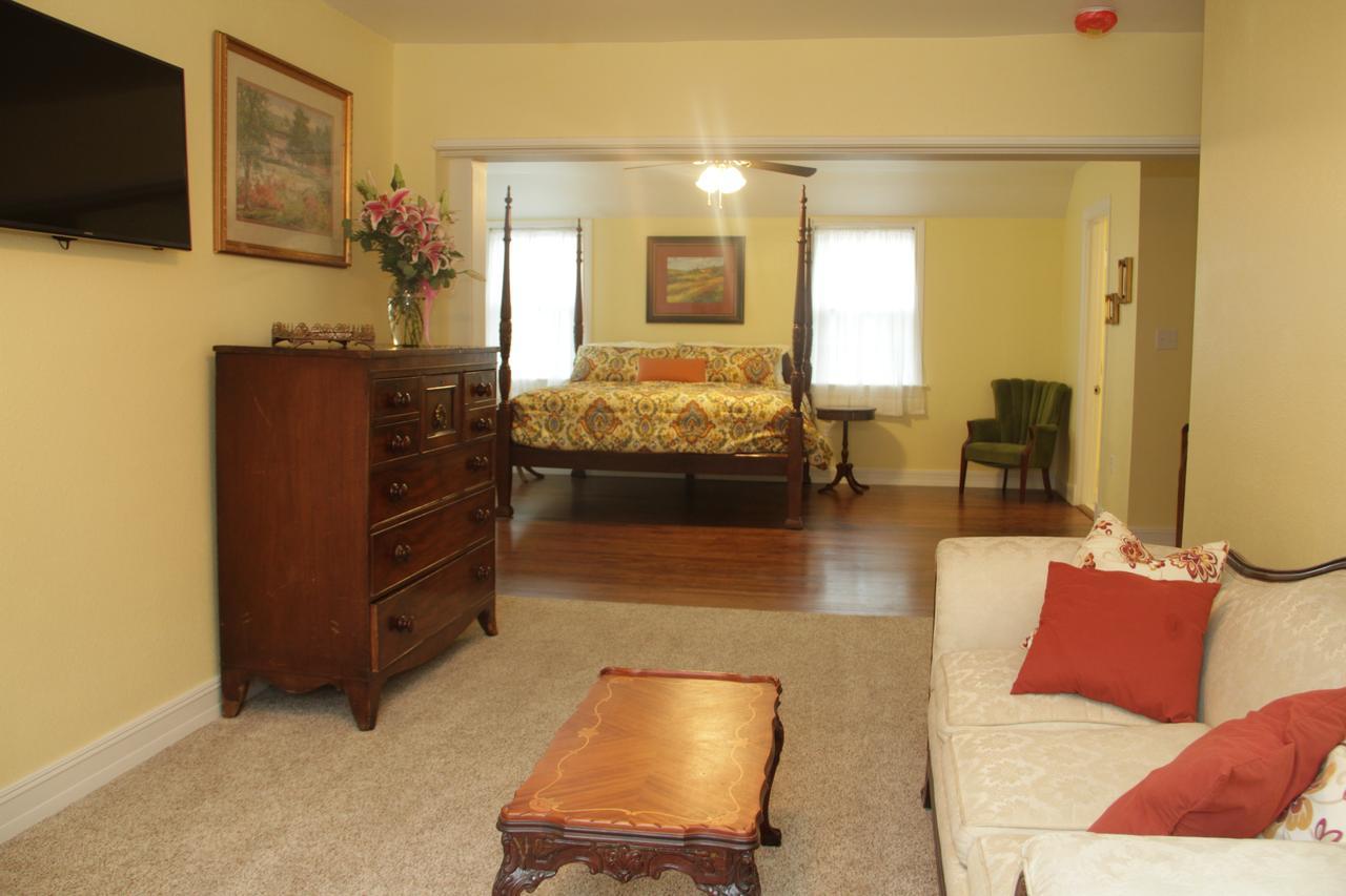 The Oaks Bed And Breakfast 설파스프링스 외부 사진