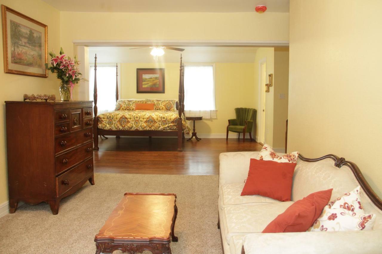 The Oaks Bed And Breakfast 설파스프링스 외부 사진