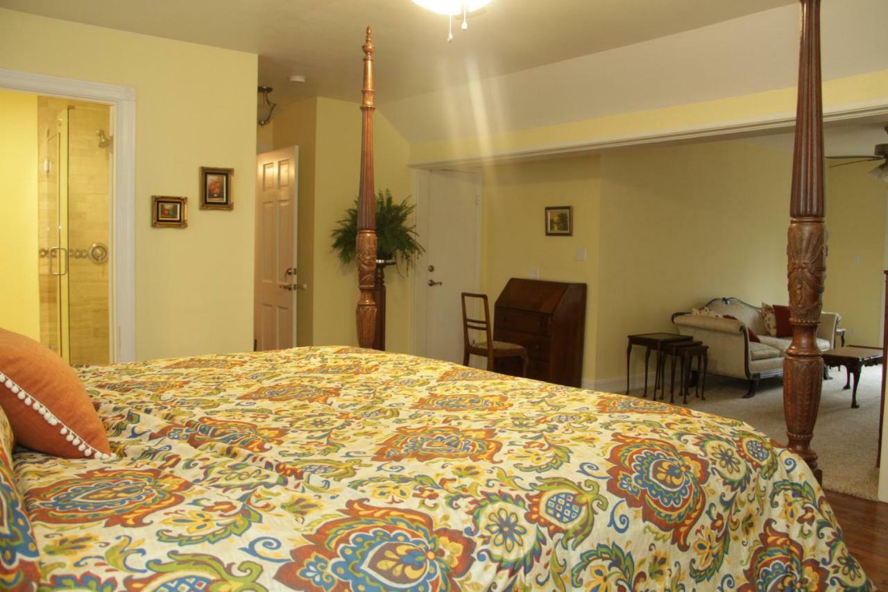 The Oaks Bed And Breakfast 설파스프링스 외부 사진
